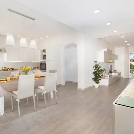 Estate4home - Casa Rosangela شقة *