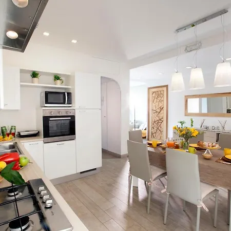 Estate4home - Casa Rosangela شقة